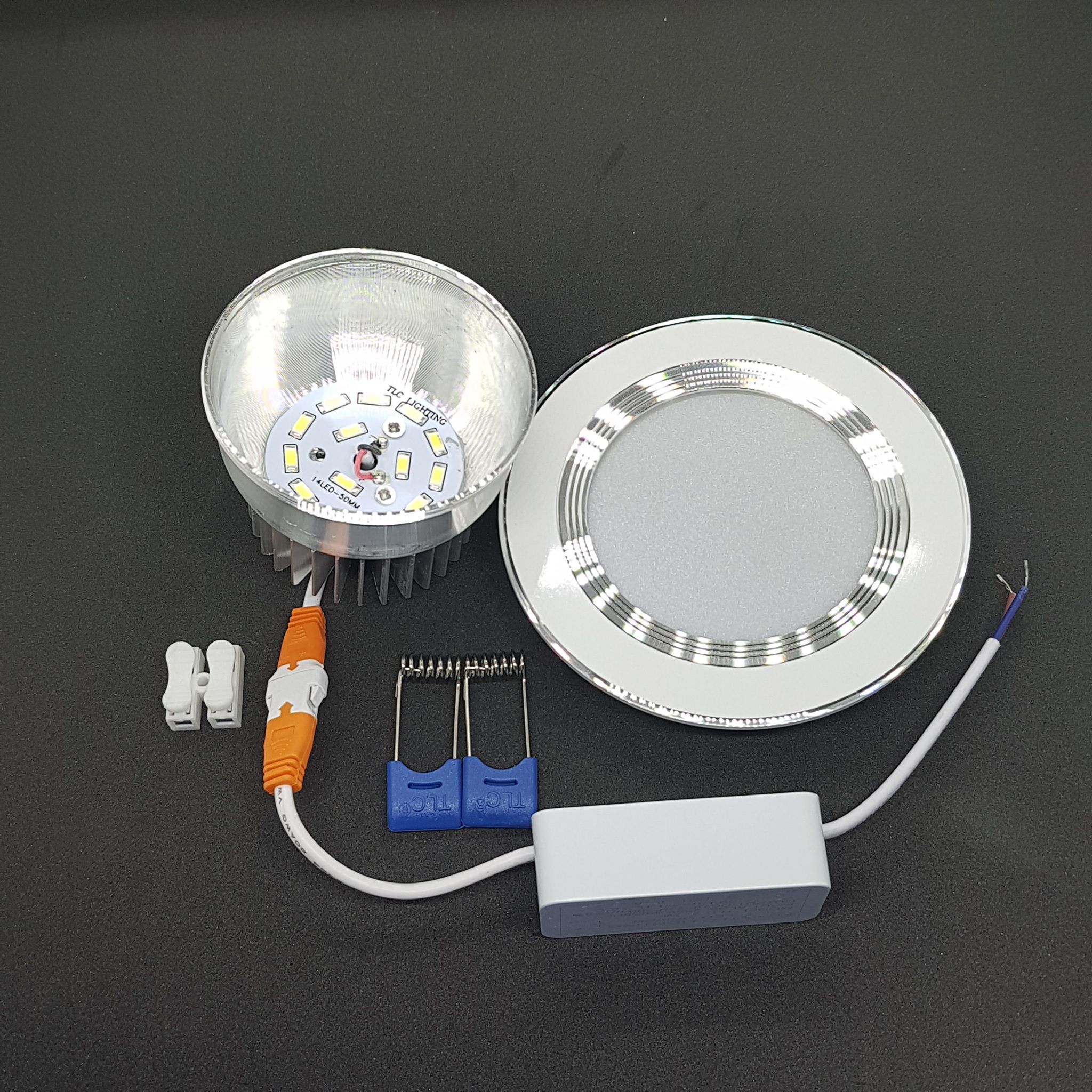 Đèn LED âm trần đế dày và đế mỏng - Nên chọn loại nào?