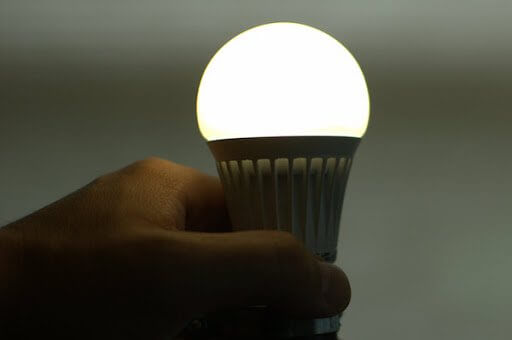 Đèn LED bị giảm độ sáng sau thời gian sử dụng có phải lỗi không