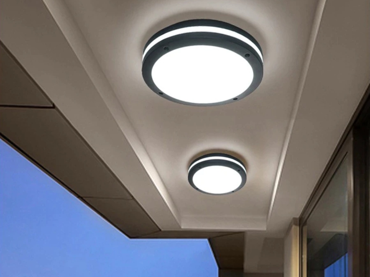 Đèn LED ốp trần ban công: Cách chọn mẫu phù hợp