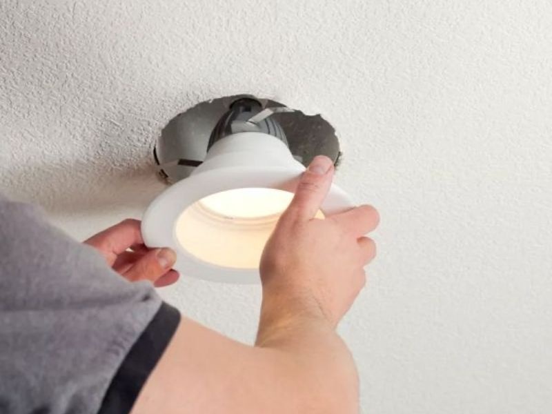 Hướng dẫn lắp đèn LED âm trần đúng kỹ thuật