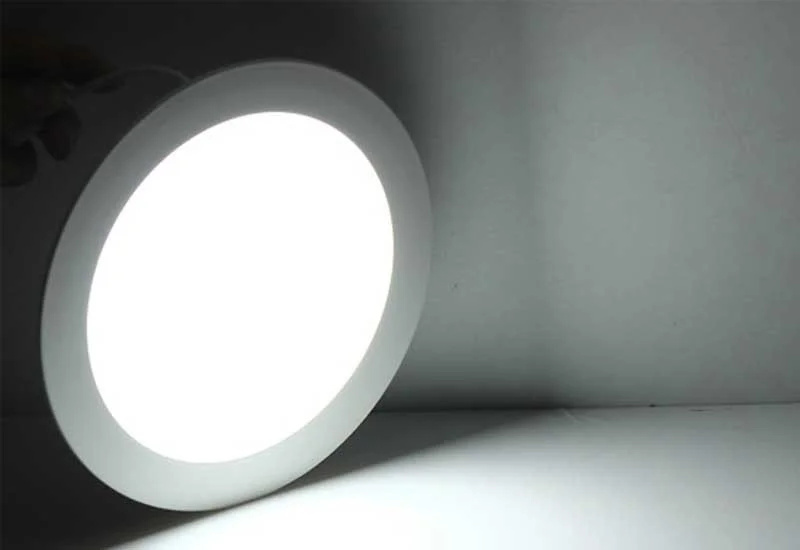 Những yếu tố cần xem khi mua đèn LED âm trần