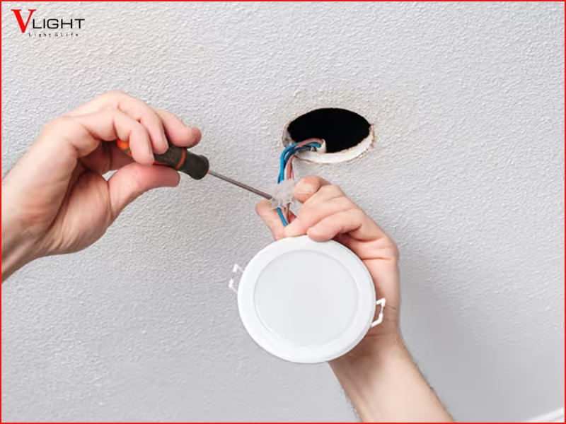 Vì sao cần xác định đúng khoảng cách lắp đèn LED âm trần